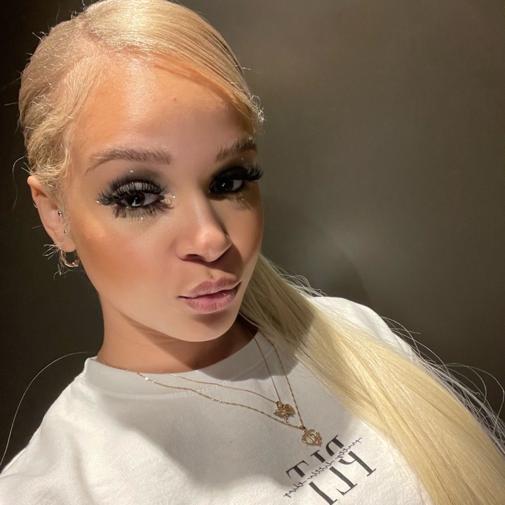 Meet your Posher, Dakota